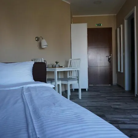 & Restaurant Tekovina Πανσιόν Σμεντέρεβο