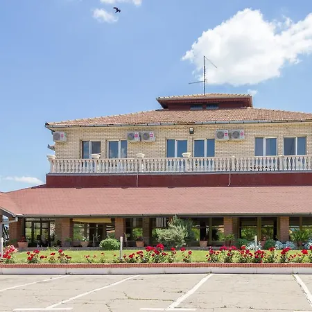 & Restaurant Tekovina Πανσιόν