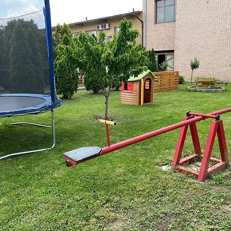 & Restaurant Tekovina Σμεντέρεβο