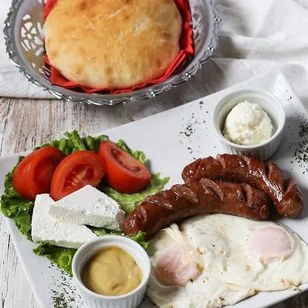 & Restaurant Tekovina Πανσιόν