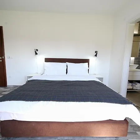 & Restaurant Tekovina Πανσιόν Σμεντέρεβο