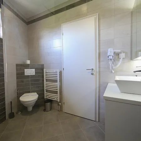 & Restaurant Tekovina Σμεντέρεβο