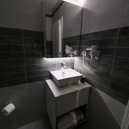 & Restaurant Tekovina 4* Σμεντέρεβο