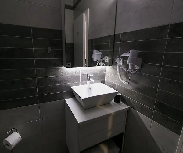 & Restaurant Tekovina 4* Semendria